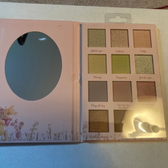 Disney Winnie the Pooh Eyeshadow Palette - Picture 3 of 3